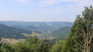 Dieses Bild zeigt eine Webcam-Aufnahme vom Achertal, aufgenommen am Freitag, den 31.07.2026 um 10:30 Uhr. Die Temperatur betrug 28.6°C.