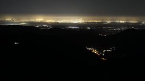 Dieses Bild zeigt eine Webcam-Aufnahme vom Achertal, aufgenommen am Dienstag, den 18.11.2025 um 05:00 Uhr. Die Temperatur betrug -3.9°C.