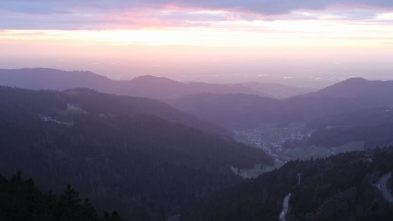 Dieses Bild zeigt eine Webcam-Aufnahme vom Achertal, aufgenommen am Dienstag, den 17.03.2026 um 18:40 Uhr. Die Temperatur betrug 3.1°C.