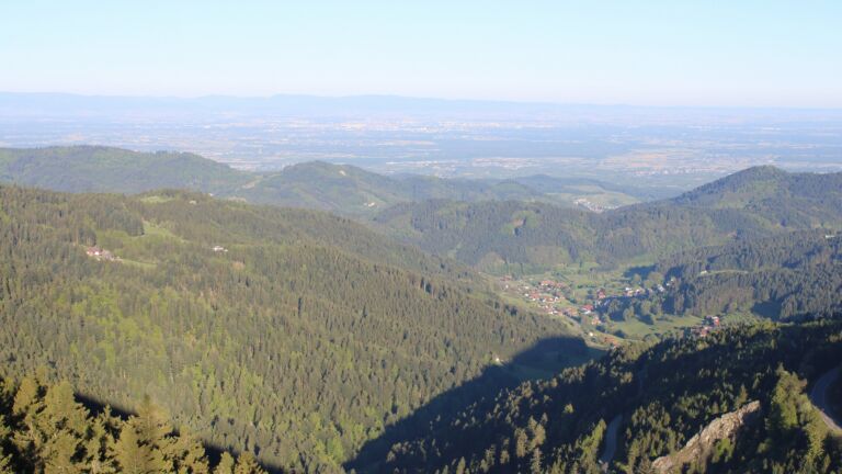 Dieses Bild zeigt eine Webcam-Aufnahme vom Achertal, aufgenommen am Freitag, den 01.05.2026 um 07:40 Uhr. Die Temperatur betrug 6.6°C.