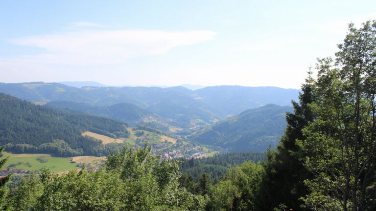 Dieses Bild zeigt eine Webcam-Aufnahme vom Achertal, aufgenommen am Montag, den 22.06.2026 um 17:40 Uhr. Die Temperatur betrug 37.5°C.