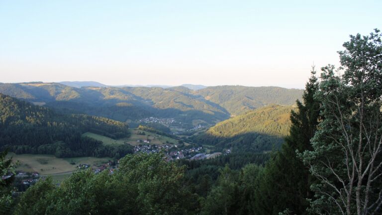 Dieses Bild zeigt eine Webcam-Aufnahme vom Achertal, aufgenommen am Mittwoch, den 12.08.2026 um 07:10 Uhr. Die Temperatur betrug 20.5°C.