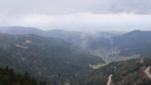 Dieses Bild zeigt eine Webcam-Aufnahme vom Achertal, aufgenommen am Dienstag, den 17.03.2026 um 14:20 Uhr. Die Temperatur betrug 7.7°C.