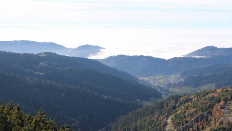 Dieses Bild zeigt eine Webcam-Aufnahme vom Achertal, aufgenommen am Montag, den 10.11.2025 um 14:40 Uhr. Die Temperatur betrug 9.8°C.