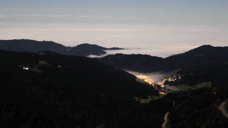 Dieses Bild zeigt eine Webcam-Aufnahme vom Achertal, aufgenommen am Samstag, den 08.11.2025 um 05:30 Uhr. Die Temperatur betrug 6.9°C.