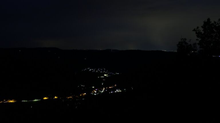 Dieses Bild zeigt eine Webcam-Aufnahme vom Achertal, aufgenommen am Montag, den 07.09.2026 um 05:50 Uhr. Die Temperatur betrug 22°C.