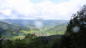 Dieses Bild zeigt eine Webcam-Aufnahme vom Achertal, aufgenommen am Dienstag, den 12.05.2026 um 10:00 Uhr. Die Temperatur betrug 2°C.