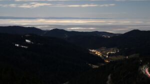 Dieses Bild zeigt eine Webcam-Aufnahme vom Achertal, aufgenommen am Mittwoch, den 04.02.2026 um 05:00 Uhr. Die Temperatur betrug 4.6°C.