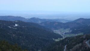 Dieses Bild zeigt eine Webcam-Aufnahme vom Achertal, aufgenommen am Sonntag, den 05.04.2026 um 06:50 Uhr. Die Temperatur betrug 9.4°C.