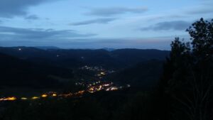 Dieses Bild zeigt eine Webcam-Aufnahme vom Achertal, aufgenommen am Montag, den 14.09.2026 um 06:20 Uhr. Die Temperatur betrug 13.5°C.