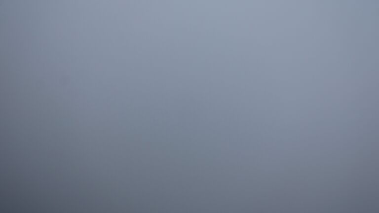 Dieses Bild zeigt eine Webcam-Aufnahme vom Achertal, aufgenommen am Donnerstag, den 30.10.2025 um 08:10 Uhr. Die Temperatur betrug 5.2°C.