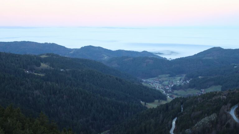 Dieses Bild zeigt eine Webcam-Aufnahme vom Achertal, aufgenommen am Mittwoch, den 25.02.2026 um 07:20 Uhr. Die Temperatur betrug 7.8°C.