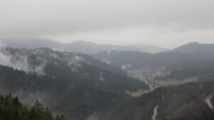 Dieses Bild zeigt eine Webcam-Aufnahme vom Achertal, aufgenommen am Sonntag, den 30.11.2025 um 11:30 Uhr. Die Temperatur betrug 2.7°C.