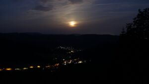 Dieses Bild zeigt eine Webcam-Aufnahme vom Achertal, aufgenommen am Sonntag, den 31.05.2026 um 04:10 Uhr. Die Temperatur betrug 21.3°C.