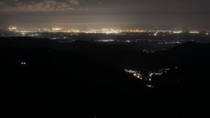 Dieses Bild zeigt eine Webcam-Aufnahme vom Achertal, aufgenommen am Sonntag, den 19.04.2026 um 02:00 Uhr. Die Temperatur betrug 10.9°C.