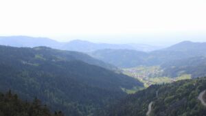Dieses Bild zeigt eine Webcam-Aufnahme vom Achertal, aufgenommen am Freitag, den 08.05.2026 um 17:00 Uhr. Die Temperatur betrug 12.3°C.
