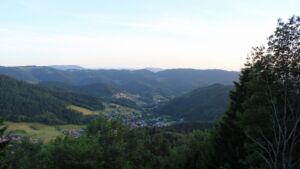 Dieses Bild zeigt eine Webcam-Aufnahme vom Achertal, aufgenommen am Sonntag, den 07.06.2026 um 20:40 Uhr. Die Temperatur betrug 18.1°C.