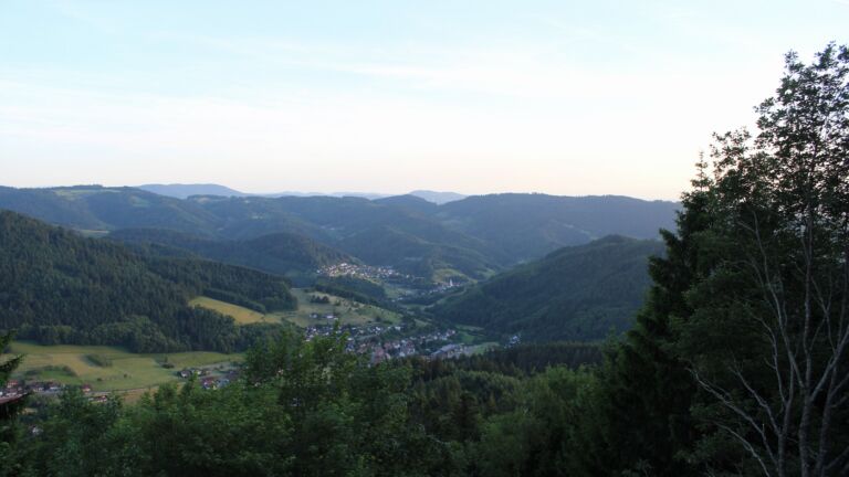 Dieses Bild zeigt eine Webcam-Aufnahme vom Achertal, aufgenommen am Sonntag, den 07.06.2026 um 20:40 Uhr. Die Temperatur betrug 18.1°C.