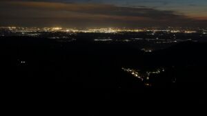 Dieses Bild zeigt eine Webcam-Aufnahme vom Achertal, aufgenommen am Donnerstag, den 16.04.2026 um 21:40 Uhr. Die Temperatur betrug 10.9°C.