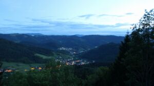 Dieses Bild zeigt eine Webcam-Aufnahme vom Achertal, aufgenommen am Donnerstag, den 14.05.2026 um 21:40 Uhr. Die Temperatur betrug 4.5°C.