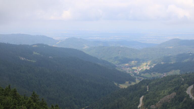 Dieses Bild zeigt eine Webcam-Aufnahme vom Achertal, aufgenommen am Donnerstag, den 17.07.2025 um 11:40 Uhr. Die Temperatur betrug 12.4°C.