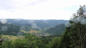 Dieses Bild zeigt eine Webcam-Aufnahme vom Achertal, aufgenommen am Freitag, den 05.06.2026 um 14:10 Uhr. Die Temperatur betrug 12.1°C.