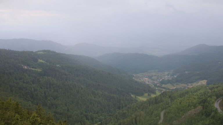Dieses Bild zeigt eine Webcam-Aufnahme vom Achertal, aufgenommen am Mittwoch, den 28.05.2025 um 08:20 Uhr. Die Temperatur betrug 9.7°C.