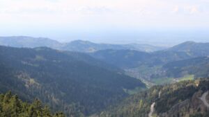 Dieses Bild zeigt eine Webcam-Aufnahme vom Achertal, aufgenommen am Freitag, den 17.04.2026 um 15:10 Uhr. Die Temperatur betrug 15.4°C.