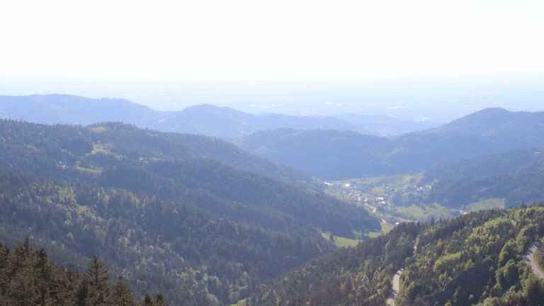 Dieses Bild zeigt eine Webcam-Aufnahme vom Achertal, aufgenommen am Samstag, den 10.05.2025 um 18:20 Uhr. Die Temperatur betrug 14.6°C.