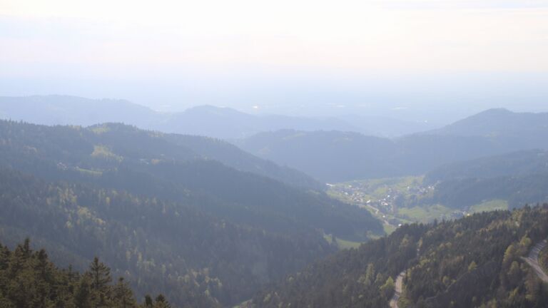 Dieses Bild zeigt eine Webcam-Aufnahme vom Achertal, aufgenommen am Samstag, den 18.04.2026 um 18:20 Uhr. Die Temperatur betrug 14.6°C.