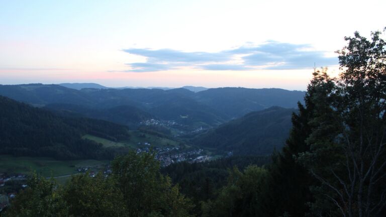 Dieses Bild zeigt eine Webcam-Aufnahme vom Achertal, aufgenommen am Freitag, den 02.10.2026 um 19:20 Uhr. Die Temperatur betrug 15.1°C.