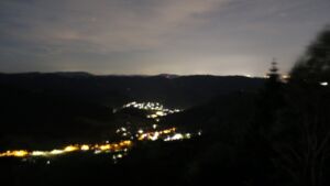 Dieses Bild zeigt eine Webcam-Aufnahme vom Achertal, aufgenommen am Montag, den 08.06.2026 um 02:50 Uhr. Die Temperatur betrug 15.6°C.