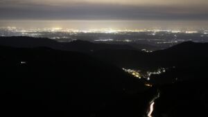 Dieses Bild zeigt eine Webcam-Aufnahme vom Achertal, aufgenommen am Freitag, den 10.04.2026 um 21:40 Uhr. Die Temperatur betrug 5.5°C.