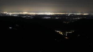 Dieses Bild zeigt eine Webcam-Aufnahme vom Achertal, aufgenommen am Freitag, den 16.01.2026 um 00:30 Uhr. Die Temperatur betrug 7°C.