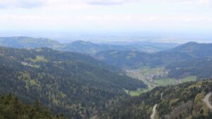 Dieses Bild zeigt eine Webcam-Aufnahme vom Achertal, aufgenommen am Dienstag, den 21.04.2026 um 13:50 Uhr. Die Temperatur betrug 4°C.