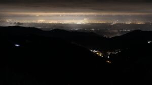 Dieses Bild zeigt eine Webcam-Aufnahme vom Achertal, aufgenommen am Donnerstag, den 27.11.2025 um 00:30 Uhr. Die Temperatur betrug -1.4°C.