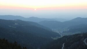 Dieses Bild zeigt eine Webcam-Aufnahme vom Achertal, aufgenommen am Freitag, den 20.03.2026 um 18:40 Uhr. Die Temperatur betrug 6.6°C.