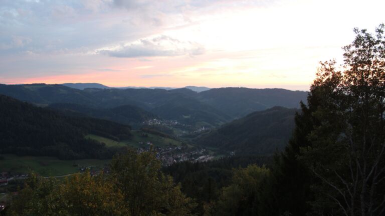 Dieses Bild zeigt eine Webcam-Aufnahme vom Achertal, aufgenommen am Freitag, den 16.10.2026 um 18:50 Uhr. Die Temperatur betrug 17.5°C.