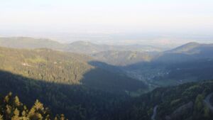 Dieses Bild zeigt eine Webcam-Aufnahme vom Achertal, aufgenommen am Sonntag, den 26.04.2026 um 07:10 Uhr. Die Temperatur betrug 8°C.