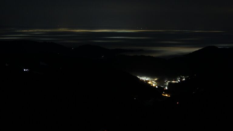 Dieses Bild zeigt eine Webcam-Aufnahme vom Achertal, aufgenommen am Dienstag, den 20.01.2026 um 23:10 Uhr. Die Temperatur betrug 5.6°C.