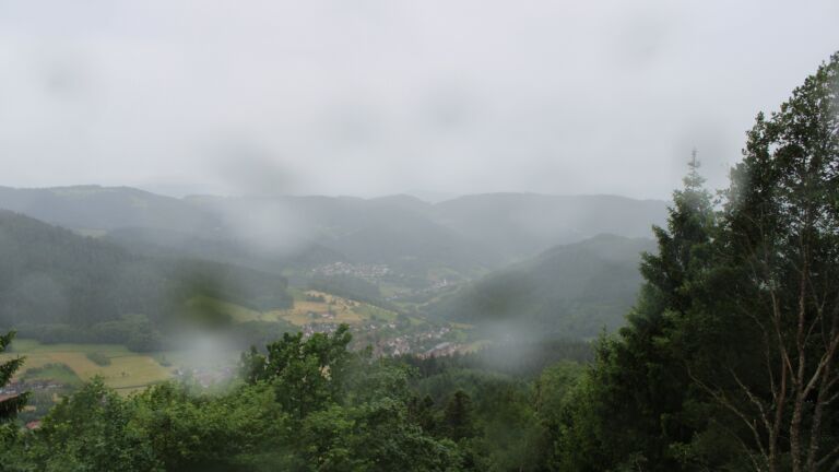 Dieses Bild zeigt eine Webcam-Aufnahme vom Achertal, aufgenommen am Donnerstag, den 04.06.2026 um 16:00 Uhr. Die Temperatur betrug 10.3°C.