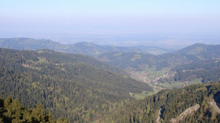 Dieses Bild zeigt eine Webcam-Aufnahme vom Achertal, aufgenommen am Mittwoch, den 22.04.2026 um 08:30 Uhr. Die Temperatur betrug 2.3°C.