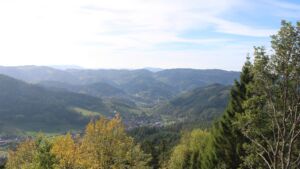 Dieses Bild zeigt eine Webcam-Aufnahme vom Achertal, aufgenommen am Donnerstag, den 29.10.2026 um 12:20 Uhr. Die Temperatur betrug 10.6°C.