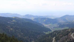 Dieses Bild zeigt eine Webcam-Aufnahme vom Achertal, aufgenommen am Freitag, den 17.04.2026 um 14:30 Uhr. Die Temperatur betrug 15.6°C.