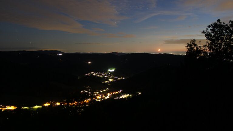 Dieses Bild zeigt eine Webcam-Aufnahme vom Achertal, aufgenommen am Dienstag, den 15.09.2026 um 20:50 Uhr. Die Temperatur betrug 22.6°C.