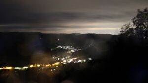 Dieses Bild zeigt eine Webcam-Aufnahme vom Achertal, aufgenommen am Freitag, den 12.06.2026 um 23:20 Uhr. Die Temperatur betrug 13.1°C.