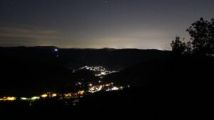 Dieses Bild zeigt eine Webcam-Aufnahme vom Achertal, aufgenommen am Sonntag, den 13.09.2026 um 05:30 Uhr. Die Temperatur betrug 15.4°C.