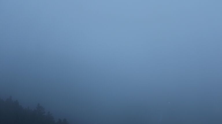 Dieses Bild zeigt eine Webcam-Aufnahme vom Achertal, aufgenommen am Montag, den 22.09.2025 um 07:10 Uhr. Die Temperatur betrug 6.7°C.