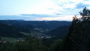 Dieses Bild zeigt eine Webcam-Aufnahme vom Achertal, aufgenommen am Sonntag, den 30.08.2026 um 20:40 Uhr. Die Temperatur betrug 20.3°C.