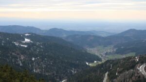 Dieses Bild zeigt eine Webcam-Aufnahme vom Achertal, aufgenommen am Freitag, den 03.04.2026 um 17:40 Uhr. Die Temperatur betrug 6.3°C.